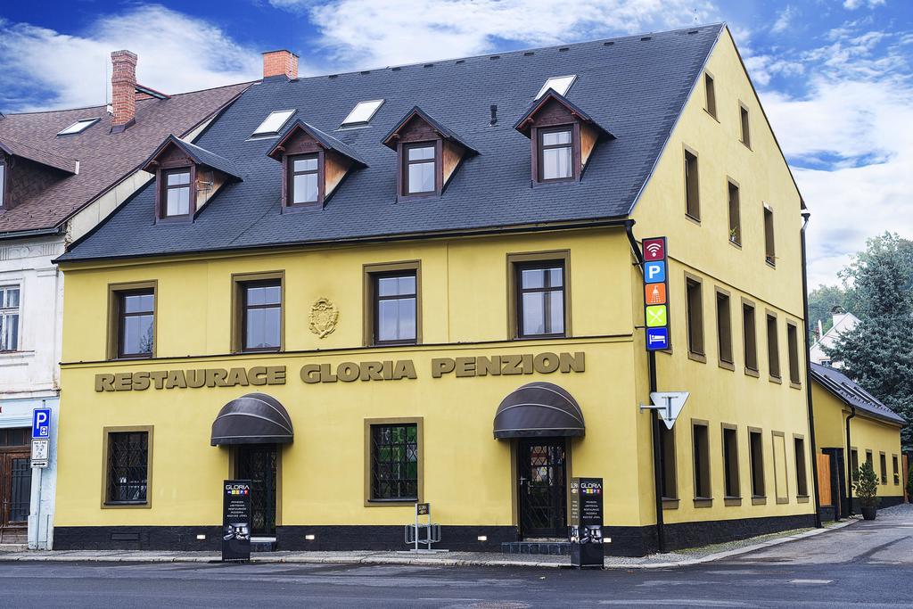Penzion, Restaurant Gloria Chrastava المظهر الخارجي الصورة